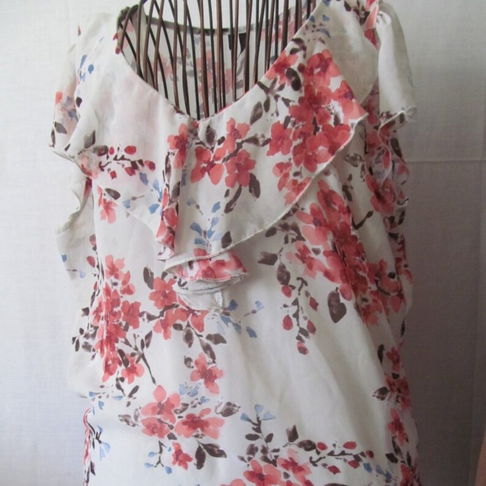 Maurices sz L Floral Lace Blouse Womens sz L Blouse lined insert Blouse Tank Top